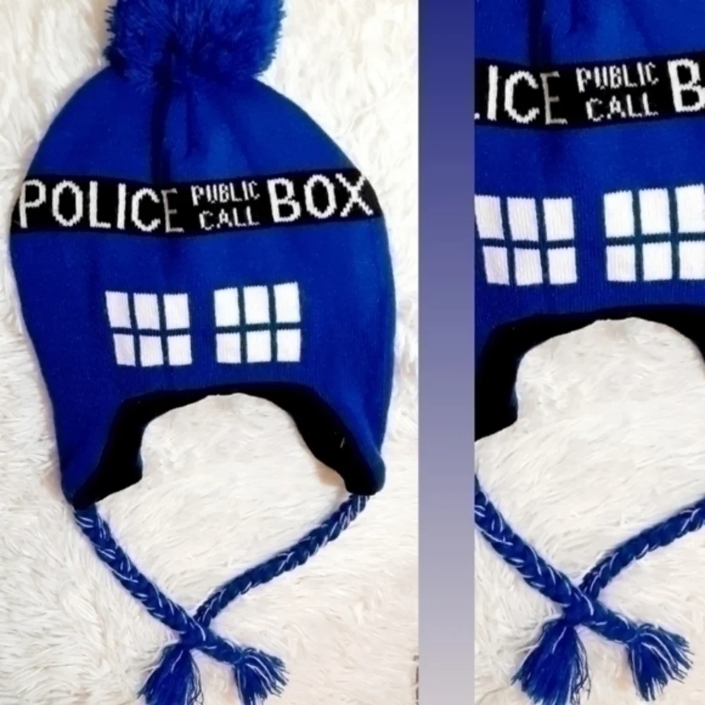 BBC Dr. Who & TM BBC Call Box Pom-Pom Hat